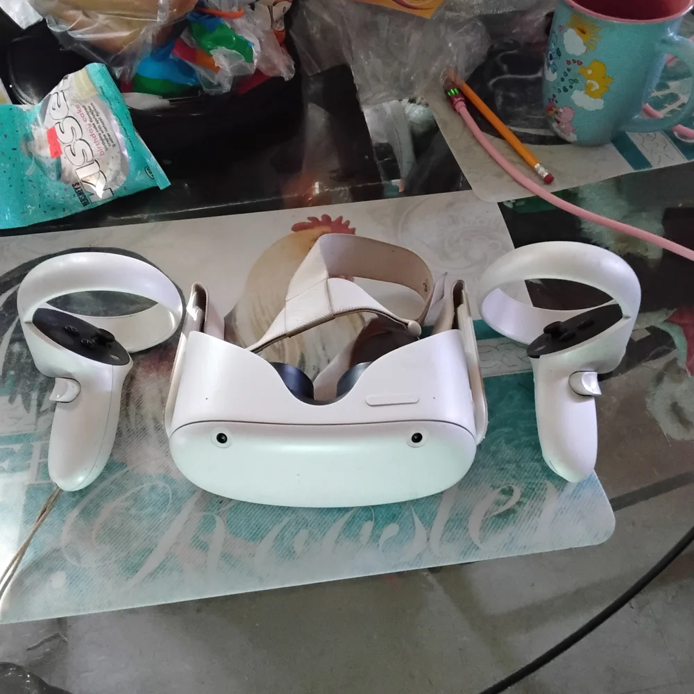 VR Headset with Controllers - White